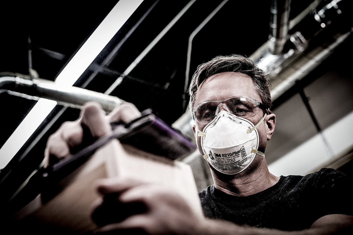 3M 8210 Plus Paint Sanding Dust Particulate N95 Respirator, Disposable Respirators, 20-Pack