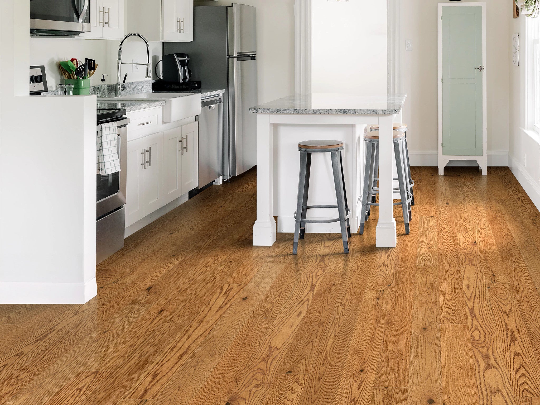 Lineage Oak 5" Wide Honey Engineered Hardwood Flooring, 9/16" Thick, Micro Bevel, Red Oak, The Gallery Collection - ShippingFloors