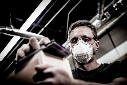 3M 8210 Plus Paint Sanding Dust Particulate N95 Respirator, Disposable Respirators, 20-Pack