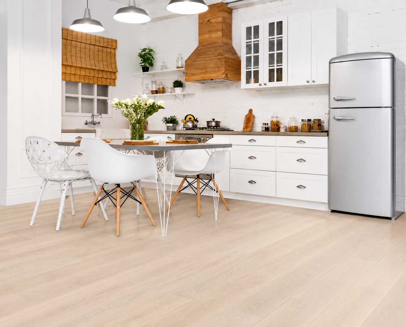 Kashmire White Oak Wire-Brushed Engineered Hardwood Flooring – Tongue & Groove | 5/8” x 7-5/8” x 96” with 3.5mm Top Layer (20.55 sq. ft./Case) - ShippingFloors